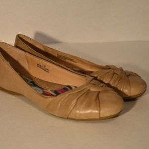 Tan Born Hand Crafted Knot Flats